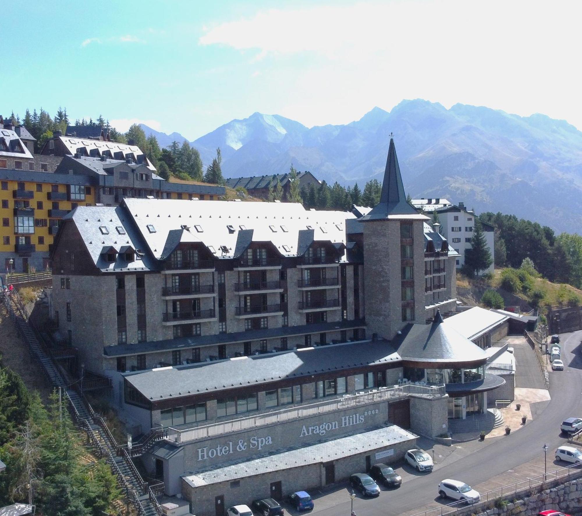 Snoe Aragon Hills Hotel Formigal Exterior photo